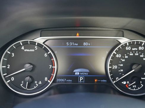 Used 2022 Nissan Altima 2.5 SV w/ SV Premium Package image 9