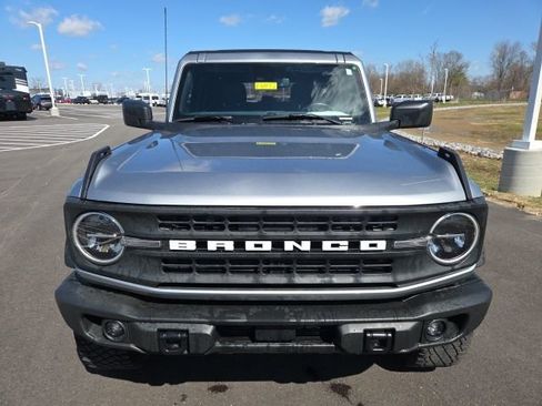 Used 2022 Ford Bronco Black Diamond w/ Sasquatch Package image 2
