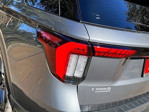 Used 2025 Ford Explorer ST image 20