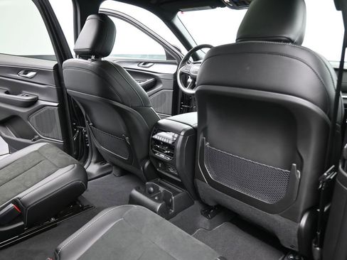 New 2025 Jeep Grand Cherokee L Altitude RWD image 27