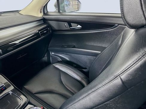 Used 2022 Lincoln Nautilus AWD w/ Premium Package image 28