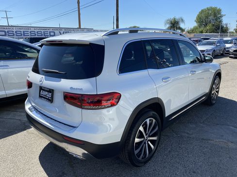 Used 2022 Mercedes-Benz GLB 250 4MATIC w/ Premium Package Lite image 8