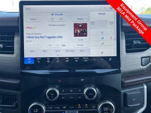 Used 2023 Ford Expedition Max Limited image 6