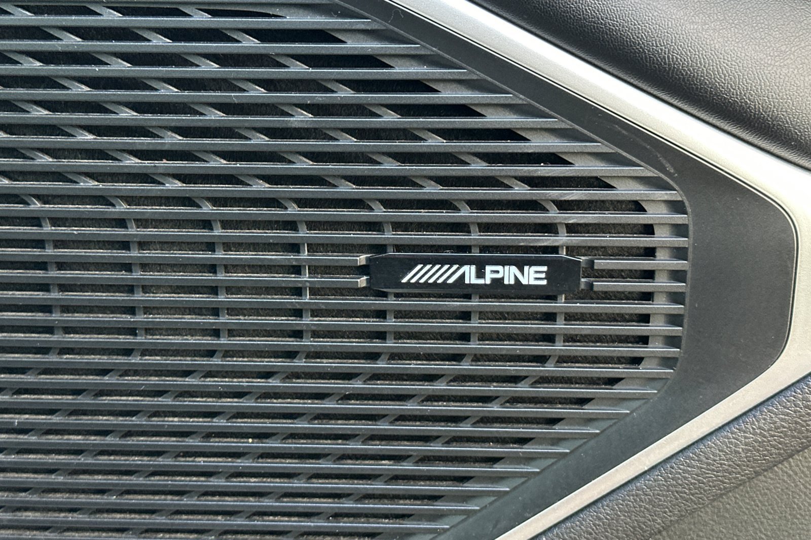 Used 2024 Jeep Wagoneer L Series II AWD/4WD image 24