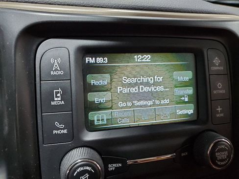 Used 2018 Jeep Cherokee Latitude w/ Altitude Package image 31