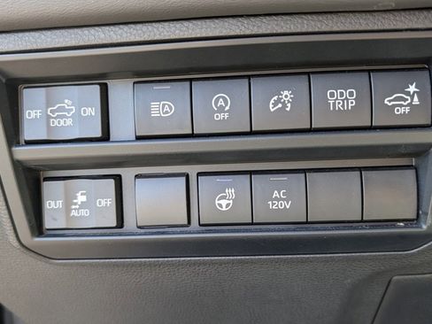 Used 2024 Toyota Tundra Platinum image 30