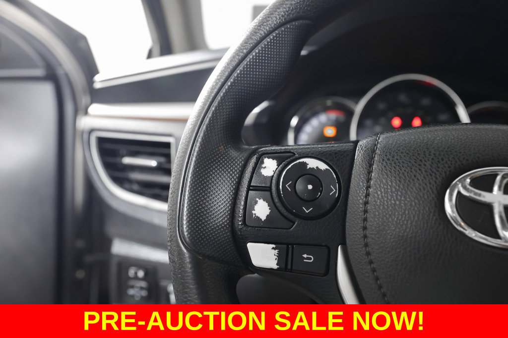 Used 2015 Toyota Corolla LE FWD image 25