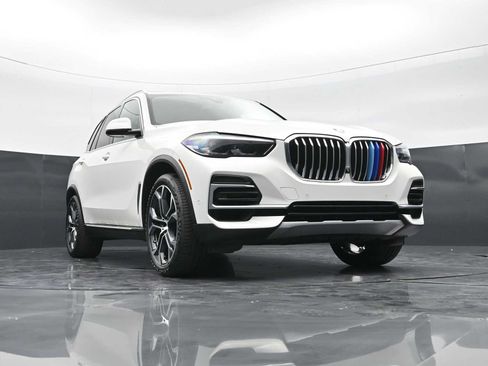 Used 2022 BMW X5 sDrive40i w/ Premium Package RWD image 27