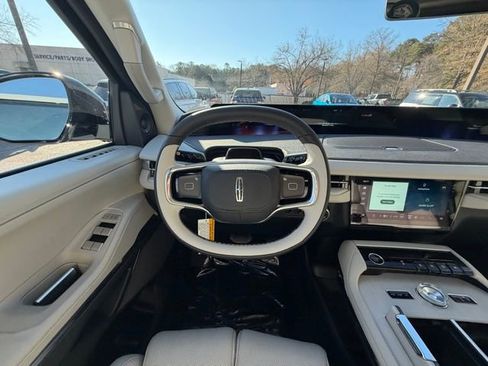 New 2025 Lincoln Navigator L Reserve image 9