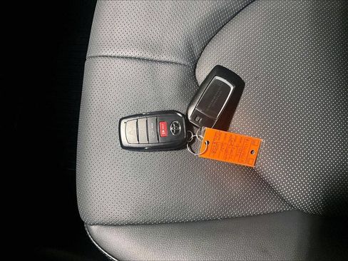 Used 2026 Toyota Grand Highlander AWD Hybrid image 32