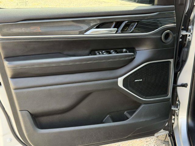 Used 2022 Jeep Wagoneer Series I w/ Convenience Group I AWD/4WD image 17