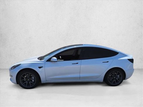 Used 2021 Tesla Model 3 Standard Range Plus image 5
