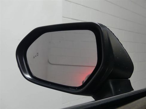Used 2021 Toyota Avalon XLE FWD image 13