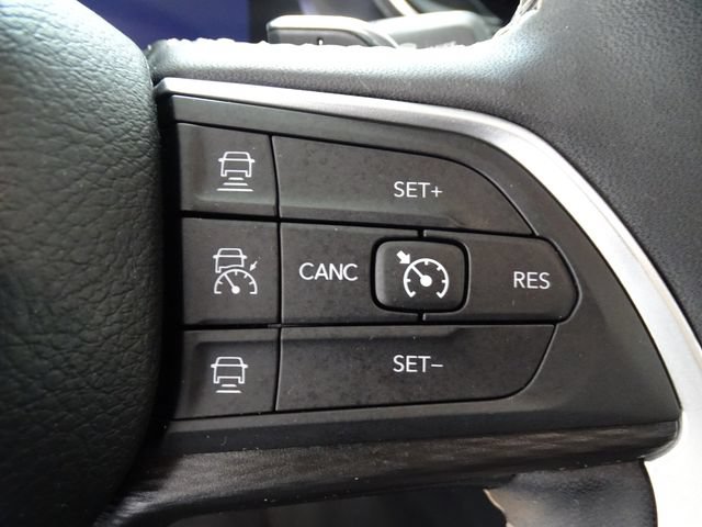 Certified 2023 Jeep Grand Cherokee Laredo X AWD/4WD image 8