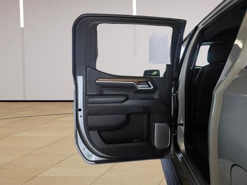 Used 2024 Chevrolet Silverado 1500 High Country w/ High Country Premium Package AWD/4WD image 26