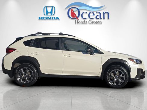 Used 2022 Subaru Crosstrek 2.5i Sport w/ Moonroof Package image 2