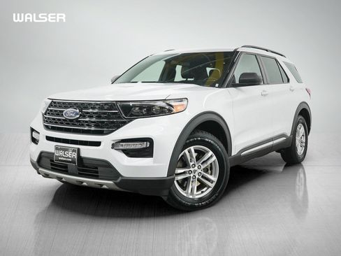 Used 2020 Ford Explorer XLT w/ Equipment Group 202A AWD/4WD image 1