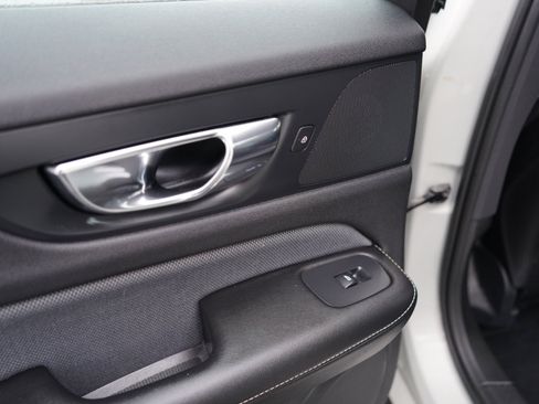 Used 2019 Volvo S60 T6 R-Design image 58