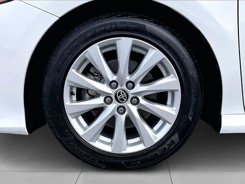 Used 2020 Toyota Camry LE image 37