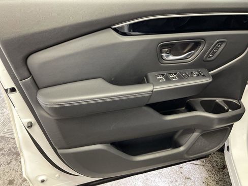 Used 2023 Honda Pilot Touring image 13