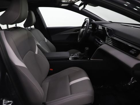 Used 2025 Toyota Camry SE w/ Multimedia Upgrade Package image 11