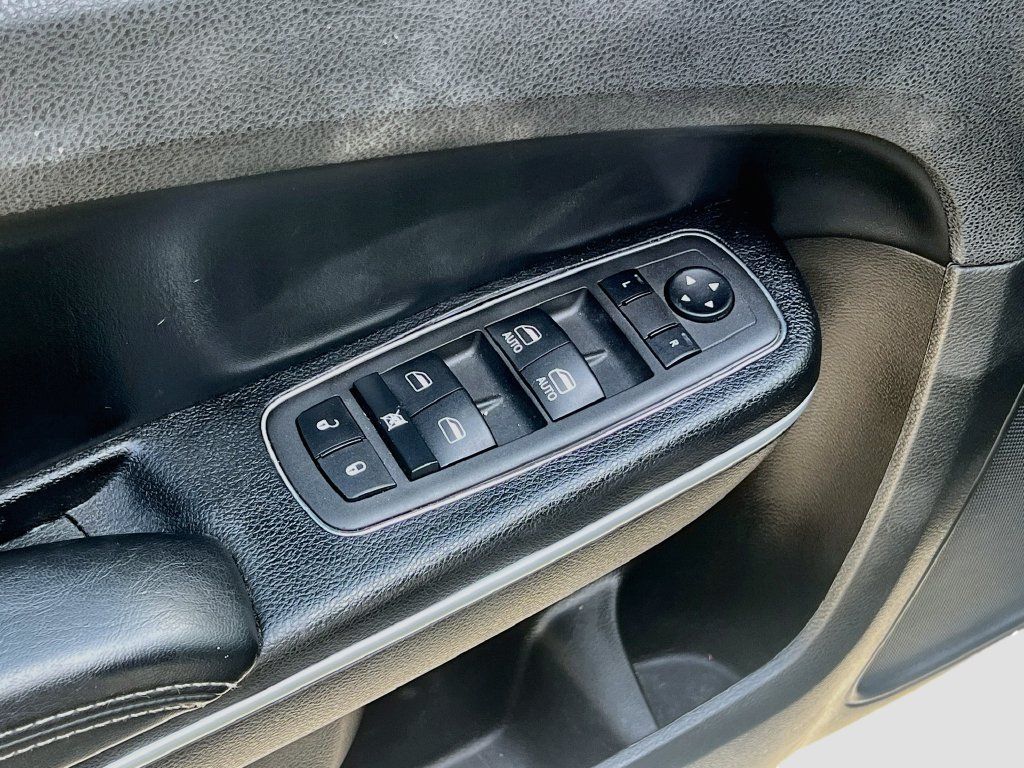 Used 2022 Chrysler 300 S RWD image 18