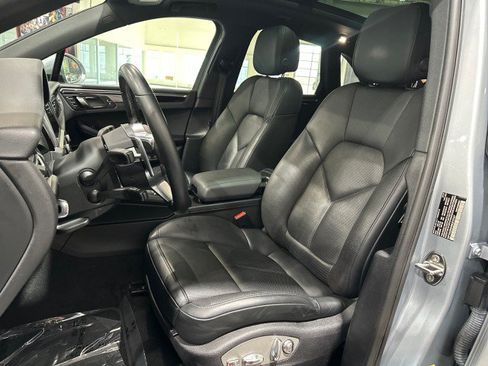 Used 2021 Porsche Macan AWD/4WD image 43