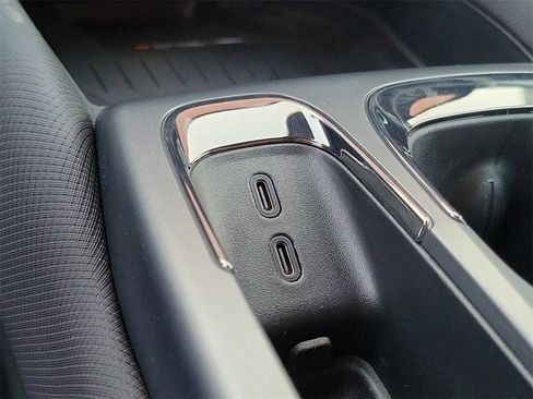 New 2026 Chevrolet Equinox EV RS image 10