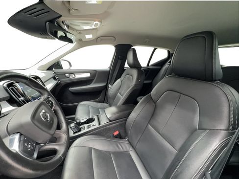 Used 2021 Volvo XC40 T5 Momentum w/ Premium Package AWD/4WD image 18