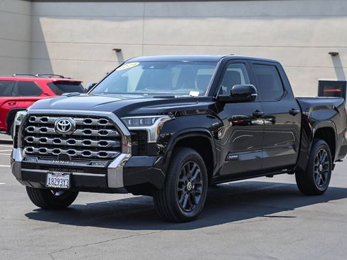 Used 2024 Toyota Tundra Platinum AWD/4WD image 3