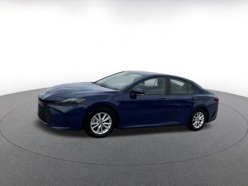 Used 2025 Toyota Camry LE image 8