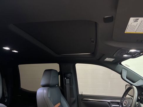 Used 2025 GMC Sierra 1500 AT4 w/ AT4 Premium Package image 38
