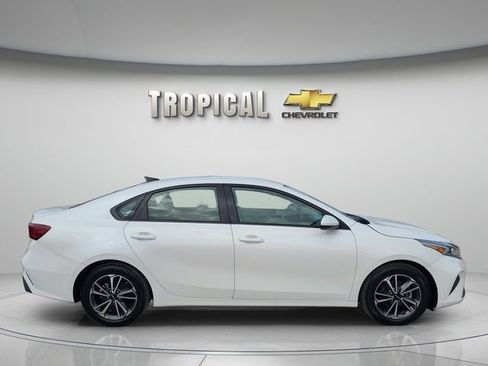 Used 2023 Kia Forte LXS FWD image 6