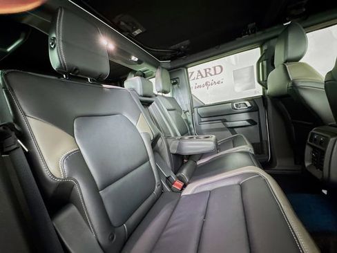 New 2025 Ford Bronco Outer Banks w/ Sasquatch Package image 26