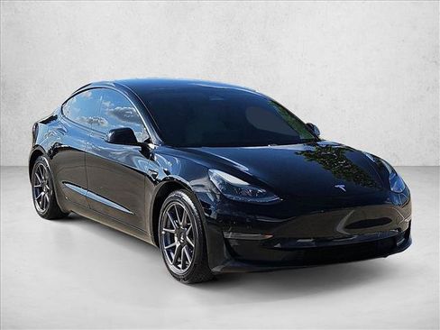 Used 2021 Tesla Model 3 Standard Range Plus RWD image 3