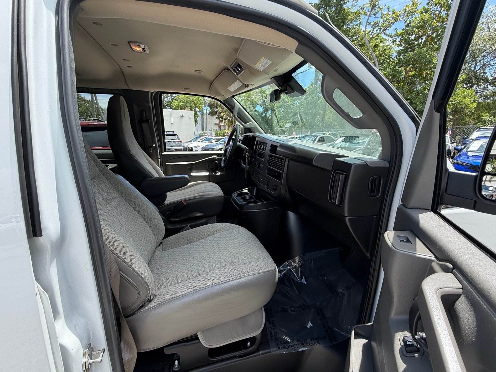 Used 2024 Chevrolet Express 3500 LT w/ LT Preferred Equipment Group RWD image 11