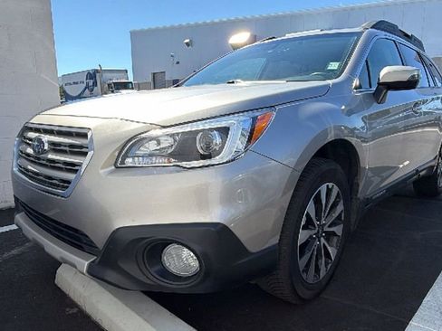 Used 2017 Subaru Outback 2.5i Limited AWD/4WD image 4