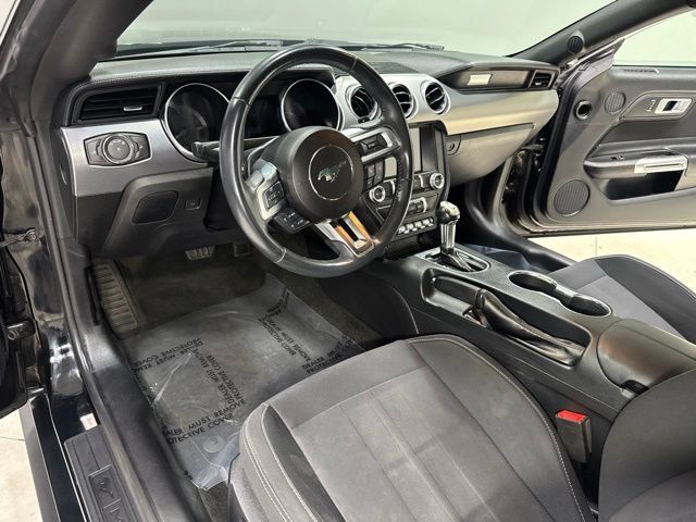 Used 2018 Ford Mustang Coupe w/ Equipment Group 101A RWD image 9