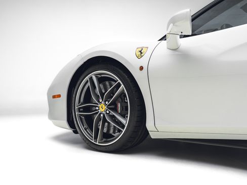 Used 2018 Ferrari 488 GTB RWD image 20