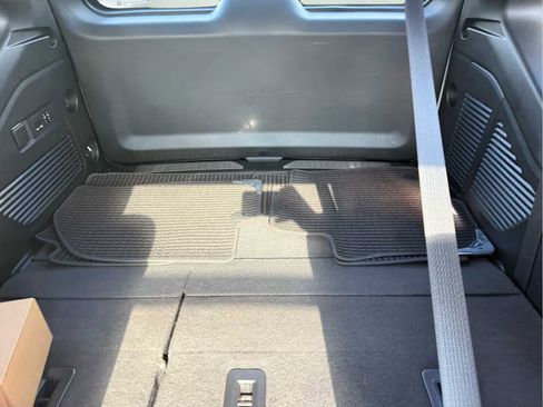 Used 2024 GMC Yukon Denali Ultimate image 13