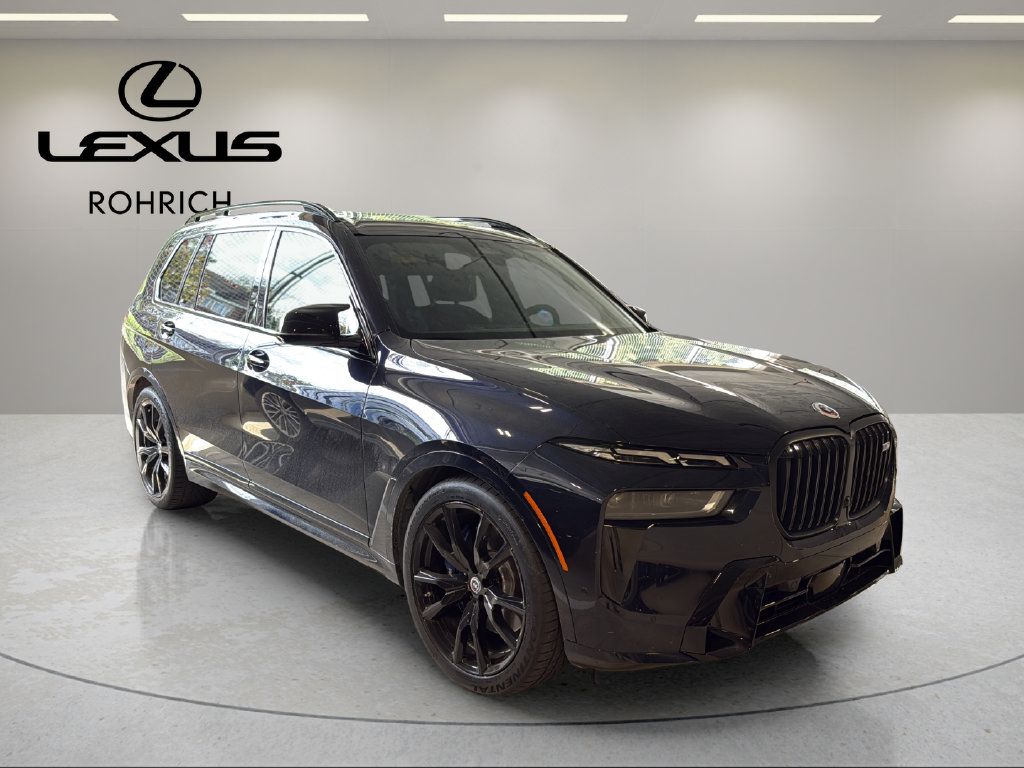 Used 2023 BMW X7 M60i w/ Climate Comfort Package AWD/4WD image 4