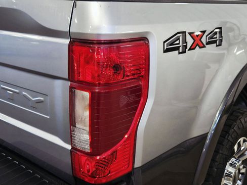 Used 2020 Ford F250 Lariat w/ Lariat Ultimate Package AWD/4WD image 16