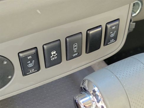 Used 2015 Nissan Frontier SV w/ SV Value Truck Package image 28