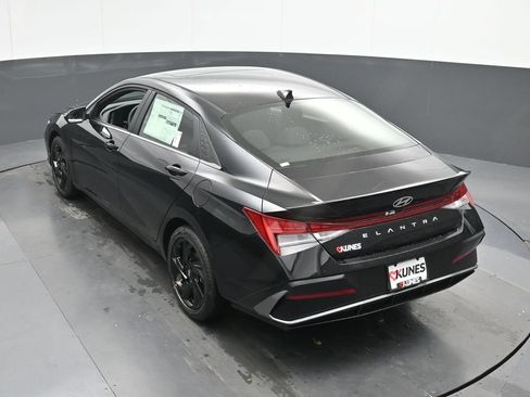 Used 2026 Hyundai Elantra SEL Sport Premium FWD image 45