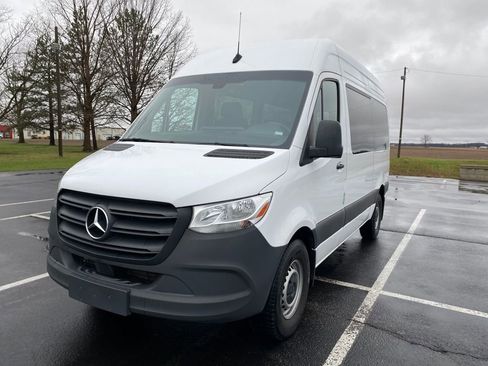 Used 2024 Mercedes-Benz Sprinter 2500 image 3
