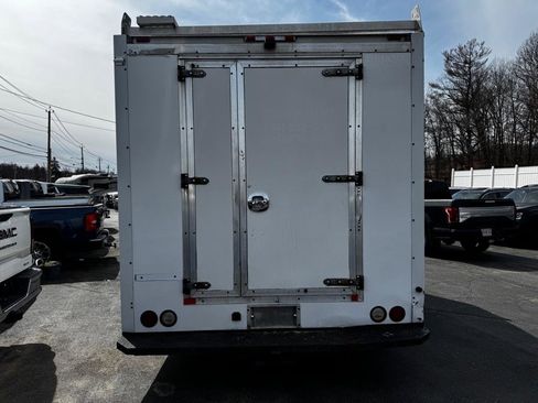 Used 2016 Ford E-350 and Econoline 350 Super Duty image 5