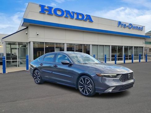 Used 2024 Honda Accord Touring image 3
