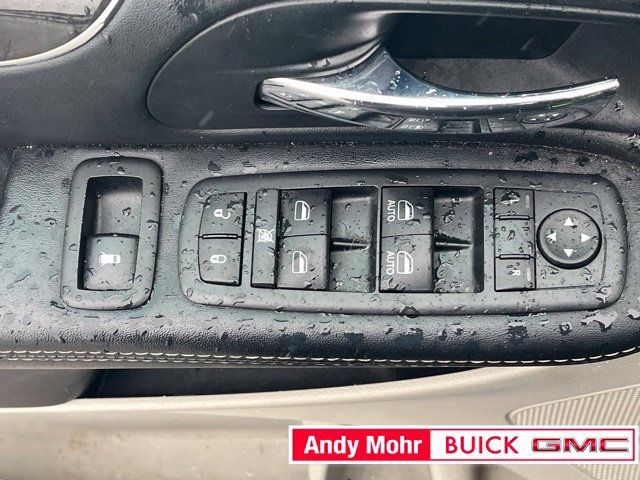Used 2016 Chrysler Town & Country Touring w/ Driver Convenience Group FWD image 22