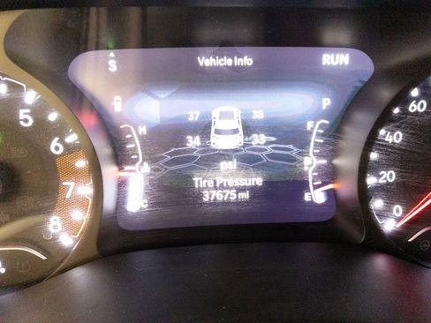 Used 2025 Jeep Compass Limited image 17