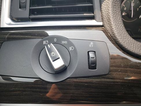 Used 2014 BMW 550i Gran Turismo xDrive AWD/4WD image 23